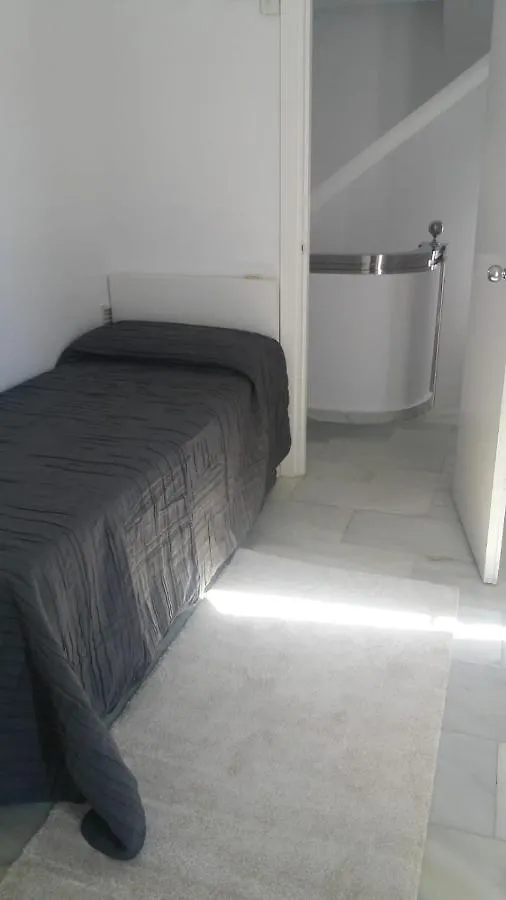 Marbella House Penthouse Apartment 0*,